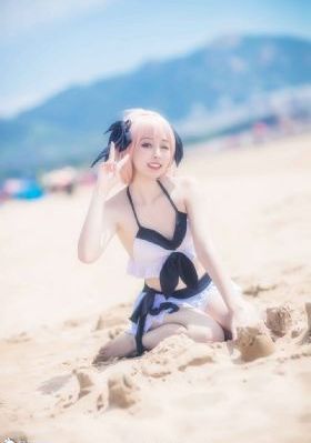 欧美姐姐吃奇怪的东西_在线完整观看