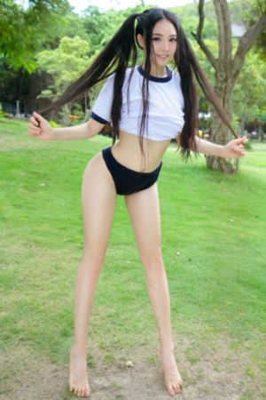欧美女模特在海边游玩_HD免费观看电视剧